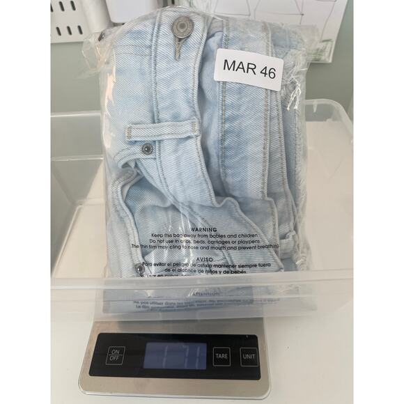 Old Navy Mid Rise Baggy Straight Light Wash Denim Jeans Size Womens 14 - Picture 9 of 9